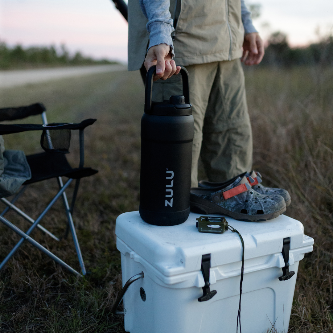 goals-mammoth-101oz-stainless-steel-bottle-s6 GoalsMammothBlackLifestyle.png